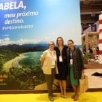 Ana Maria Berto, da Orinter Tour & Travel, Luciane Leite, secretária de Turismo de Ilhabela, e Adriana Cavalcanti