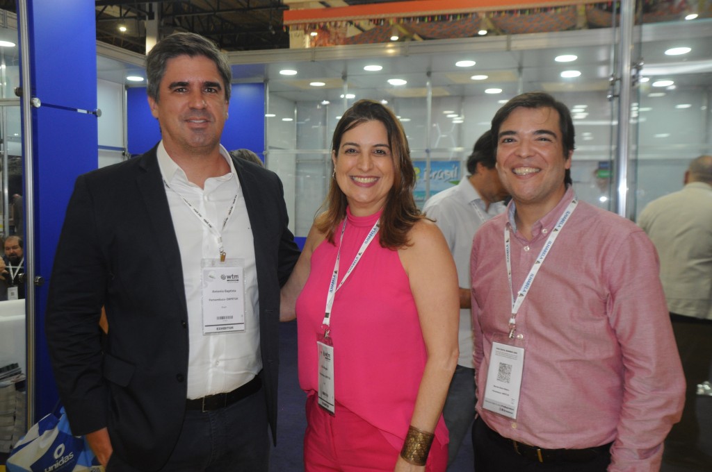 Antonio Baptista, presidente da Empetur, Milu Megali, secretária de Turismo de Pernambuco, e Marcelo Bento, diretor da Aena Brasil
