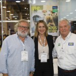 Antonio Colucci, prefeito de Ilhabela, Luciane Leite, secretária de Turismo de Ilhabela, e Roy Taylor, do M&E