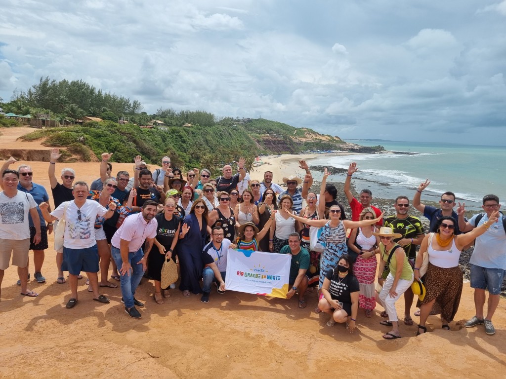 Tibau do Sul recebe Encontro de Presidentes Estaduais e diretoria da Abav Nacional B7894407-F20A-42A2-8A28-E98A34E73E3D