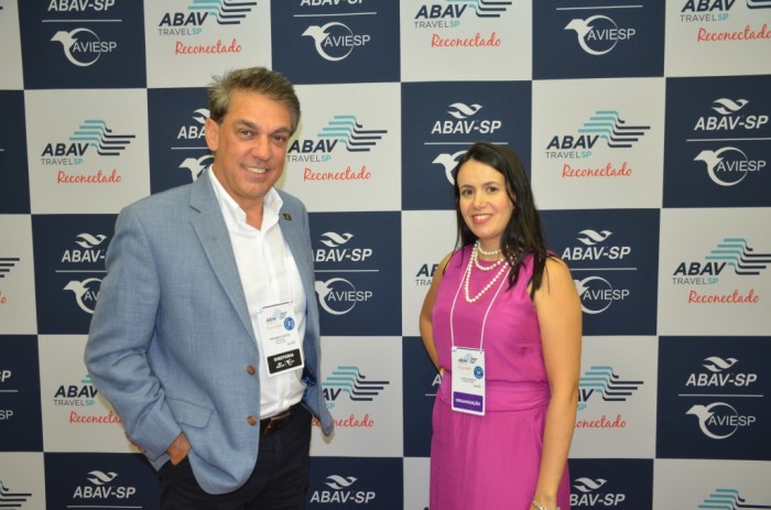 Abav TravelSP se consolida no interior com novos nichos e sucesso de público 1 Fernando Santos, presidente da Abav-SP I Aviesp e Juliana Assumpção, diretora de negócios da Abav-SP I Aviesp falaram sobre os desafios da unificação e o sucesso da nova feira.