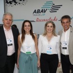 Edmar Bull, vice-presidente da Abav-SP Aviesp, Juliana Luengo, da Bedsonline, Michelle Martinussi, da Conextravel, e Fernando Santos, presidente da Abav-SP I Aviesp