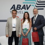 Fernando Santos, da Abav-SP I Aviesp, Juliana Luengo, da Bedsonline, e Celso Guelfi, da GTA