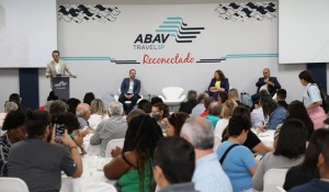 Abertura da Abav TravelSP reforça importância das entidades no setor; veja fotos