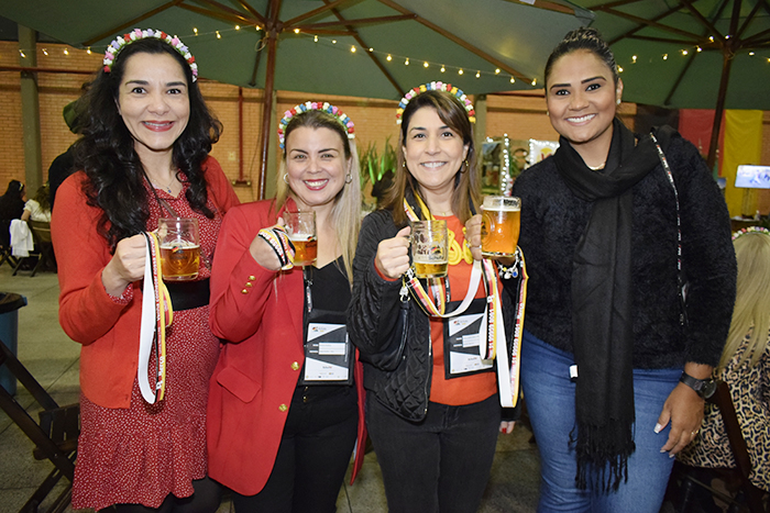 Glaucia Barbosa (RCD Hotels), Vanessa Ramirez (Viajes Pacífico – Peru), Eliana Bedin (Sandos Resorts) e Karina Chaves (Grand Palladium) – Foto Ana Azevedo Glaucia Barbosa (RCD Hotels), Vanessa Ramirez (Viajes Pacífico – Peru), Eliana Bedin (Sandos Resorts) e Karina Chaves (Grand Palladium) – Foto Ana Azevedo