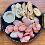 A linguiça é um dos pratos principais da culinária alemã - Foto: Ana Azevedo A linguiça é um dos pratos principais da culinária alemã - Foto: Ana Azevedo