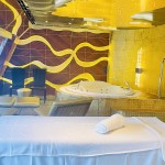 Sala de massagem com jacuzzi no Samsara SPA