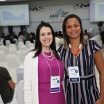Juliana Assumpção, diretora da Abav-SP | Aviesp, e Daiana Alves, coordenadora de Projetos da Abracorp