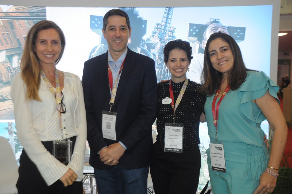 Juliana Pisani, Marcos Barros, Caroll Almeida e Gabriella Cavalheiro, da Universal