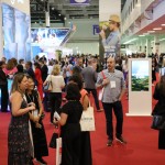 ,Movimentação nos corredores do segundo dia da WTM-LA