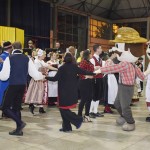 Os agentes de viagens foram convidados a participarem das danças típicas alemãs durante a festa de encerramento - Foto Ana Azevedo
