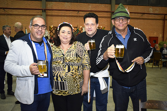Rogério Chelotti (Fundtur MS), Jiane Mello (Tzion Travel), Rodolfo Guarino (Grupo Girassol) e Edwards Trajano (DT Viagens) - Foto Ana Azevedo Rogério Chelotti (Fundtur MS), Jiane Mello (Tzion Travel), Rodolfo Guarino (Grupo Girassol) e Edwards Trajano (DT Viagens) - Foto Ana Azevedo
