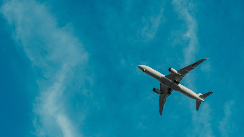 Companhias aéreas mantêm meta de emissões líquidas zero até 2050, mas alertam para possível aumento nas tarifas 1 mark olsen K5j1KgecVC8 unsplash Companhias aéreas mantêm meta de emissões líquidas zero até 2050, mas alertam para possível aumento nas tarifas