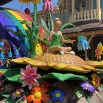 Paradas sempre reúnem os personagens clássicos da Disney