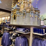 91F2CEC9 7C86 49D9 A130 43DC07441183 Maior loja da Disney em Orlando celebra 50 anos em grande estilo; veja fotos