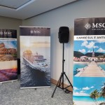 Banners mostram roteiros e navios Banners mostram roteiros e navios