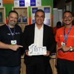 Breno Mesquita, do BTM, entre Andre Gonçalves e Garibalde Urbano, da Flytour