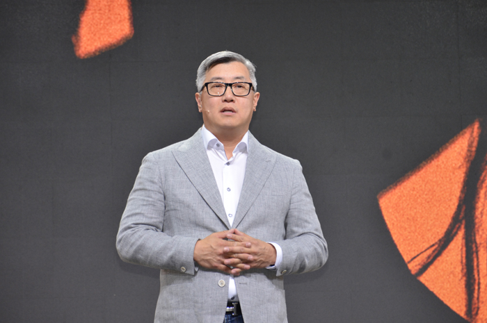 Explore 22: com foco na experiência do viajante, Expedia apresenta novas funcionalidades John Kim, presidente da Expedia Marketplace.