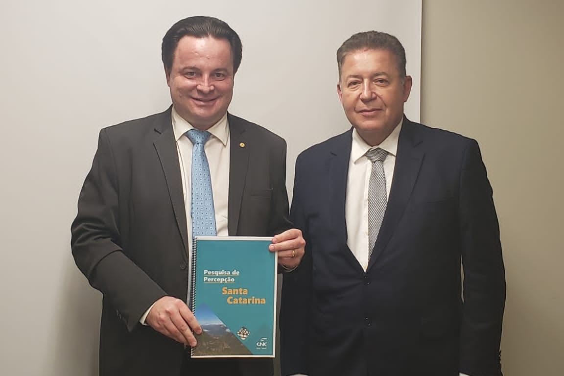 FBHA e Comissão de Turismo da Câmara debatem temas prioritários para o setor 1 Deputado Rodrigo Coelho (Pode-SC) e Alexandre Sampaio (FBHA) - divulgação