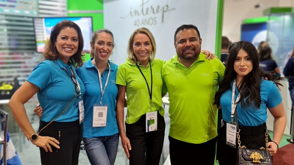 Interep manterá mesma equipe e DNA para se tornar o braço de luxo da Mondee no Brasil 1 Foto 2 Rebeca Ferreira Diana Krepinsky Cynthia Rodrigues Lavoizier Rolim e Bruna Lopreiato Interep manterá mesma equipe e DNA para se tornar o braço de luxo da Mondee no Brasil