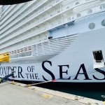 Maior navio de cruzeiro do mundo, o Wonder of The Seas possui 72,5 metros de altura, 362 metros de comprimento - Foto: Ana Azevedo/M&E