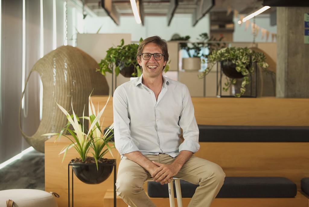 Decolar aposta em lojas físicas próprias e franquias no Brasil 1 Marcelo Grether Chief MA and New Business Decolar aposta em lojas físicas próprias e franquias no Brasil