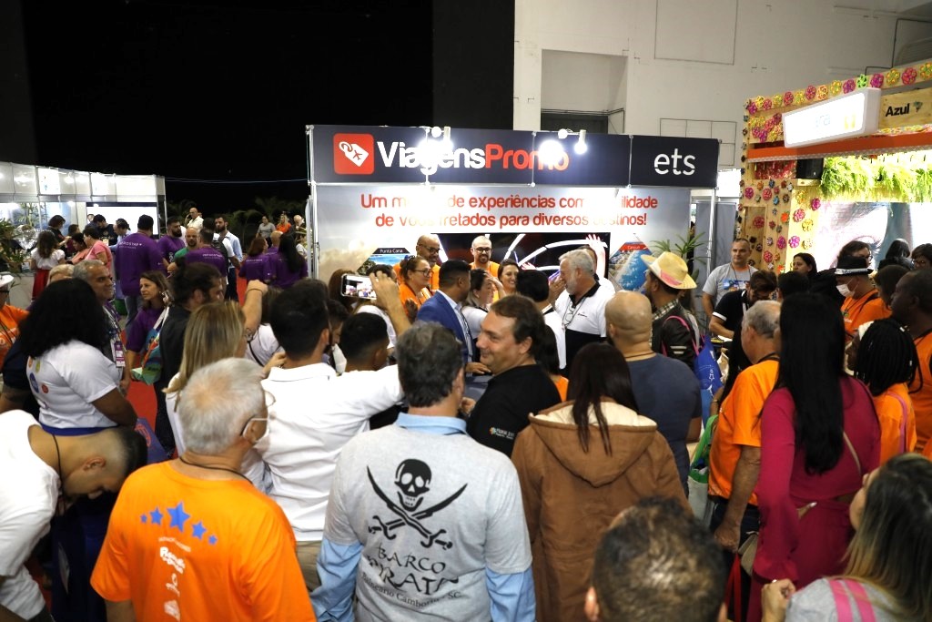 Veja MAIS fotos deste primeiro dia de BNT Mercosul 2022 em Itajaí (SC) 1 Movimento-intenso-no-estande-da-ViagensPromo-e-ETS