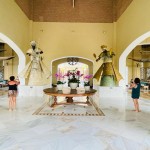 No hall de entrada do Iberostar Bahia há uma estátua de Yemanjá e Oxalá, entidades religiosas de matriz africana com grande influência na Bahia - Foto Ana Azevedo