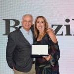 Orlando Giglio, diretor da Iberostar, e a premiada Sandra Zamarone, da Zum Brasil