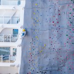 Para os viajantes aventureiros, no deck 7 ficam dois pontos da Rock Climbing Wall - Foto: Ana Azevedo/M&E