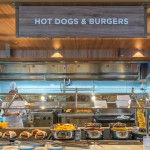 Hambúrgueres, fritas e hot dogs podem ser personalizados restaurante Windjammer  - Foto: Ana Azevedo/M&E