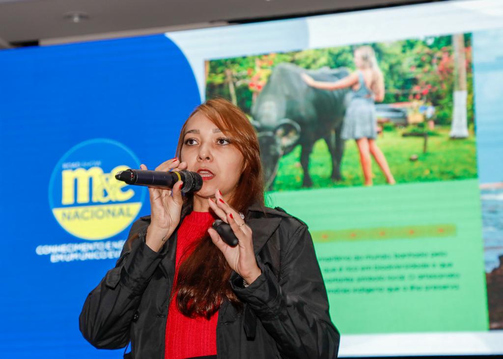 Roadshow M&E 2022: Pará apresenta turismo cultural para agentes de SP 1 Ana Paula Machado, técnica de Gestão em Turismo da Setur-PA - Foto: Eric Ribeiro/M&E