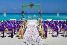Oasis Hotels & Resorts divulga serviço de casamentos em Cancún