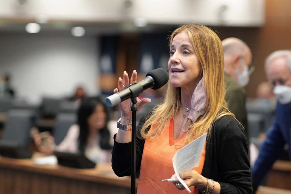 Alerj aprova regras para exploração do serviço de buggy-turismo no Estado do Rio Adriana Balthazar.