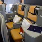 Os assentos da classe executiva da Ita Airways oferece mais espaço e amenities com mais sofisticação