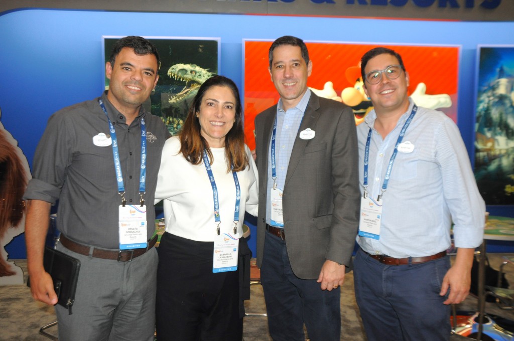 Renato Gonçalves, Gabriella Cavalheiro, Marcos Barros e Martin Diniz, da Universal