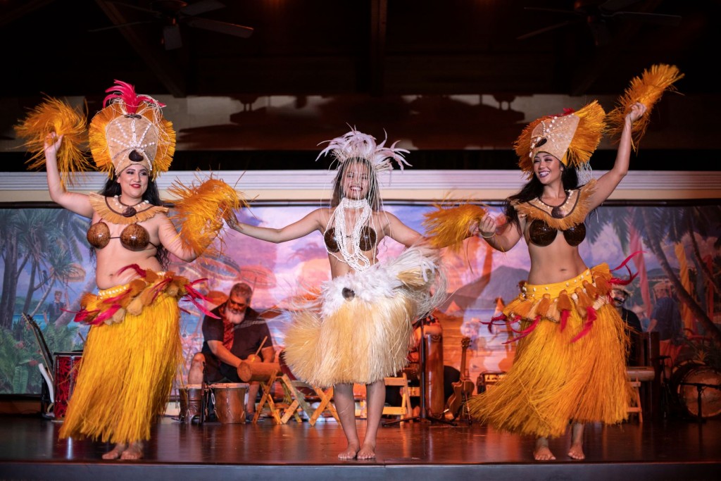 Parques e Atrações 4 Say ‘Aloha’ to Universal Orlando Resort’s Vibrant New Luau and Family Friendly Dinner Show Parques e Atrações