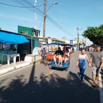 Triciclos e motos são os neios de transporte popular e turístico mais usados em Parintins Triciclos e motos são os neios de transporte popular e turístico mais usados em Parintins
