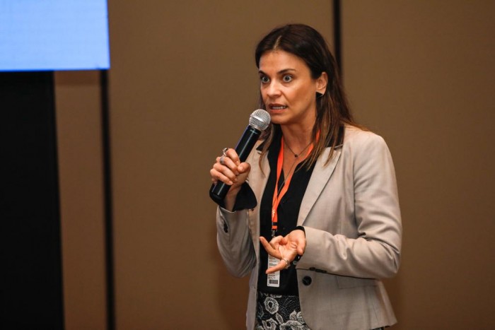 Carina Tosello, da Gol, apresentou algumas novidades sobre as operações e sobre o mercado interiorano de São Paulo (Foto: Eric Ribeiro).