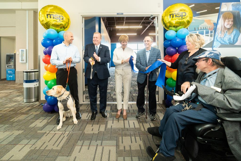 Delta e parceiros criam espaço para ajudar passageiros com deficiências e medo de voar 1 O Travel Confidently MSP Education Center foi aberto oficialmente em 23 de maio - Foto: Delta