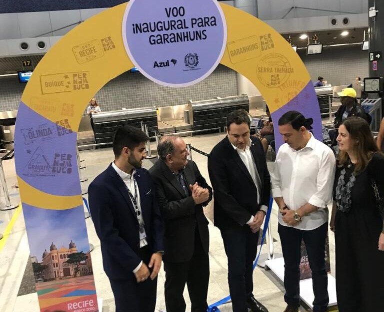 Destinos 8 1 Azul realiza hoje o primeiro voo da rota que liga Recife a nova base de Garanhuns com a presença de Ronaldo Veras assessor especial da presidência da Azul e1658080632745 Destinos
