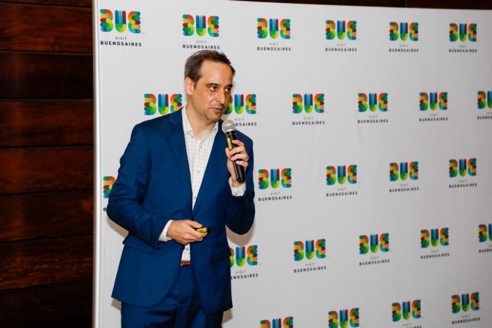 Visit Buenos Aires apresenta novos atrativos para 100 profissionais em SP; fotos 3 Javier Soto, da Flybondi, falou sobre a importância do mercado brasileiro e das rotas operadas pela ultra low cost argentina.