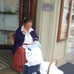 Bordadeira da tradicional fabricante Bordal, em Funchal