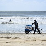 A parada na praia de Jenipabu também foi uma oportunidade para os agentes de viagens se refrescarem após o passeio de buggy