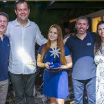 Jessica Damico, gerente de Contas Pleno do Transameica Hospitality Group recebeu o prêmio Coqueiro Azul em nome do Transamerica Comandatuba