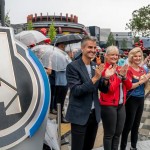 Josh D'Amaro, presidente da Disney Parks, Experiences and Products, Natacha Rafalski, presidente da Disneyland Paris, e Jill Estorino, presidente da Disney Parks International