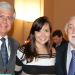 Natália Strucchi, do M&E, entre Kaká e Leonel Rossi, da Abav Nacional