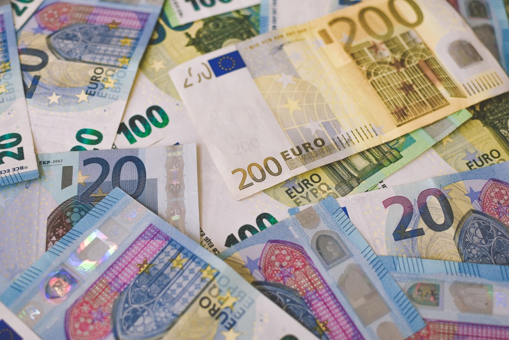 Busca pela cotação do euro mais do que dobra em julho, diz pesquisa euro Ibrahim Boran Unsplash