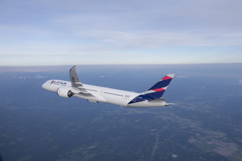 Após Chapter 11, Grupo Latam define novo Conselho de Administração LATAM Boeing 787-9 Dreamliner photographed on May 13, 2016 from Wolfe Air Aviation Learjet 25B.