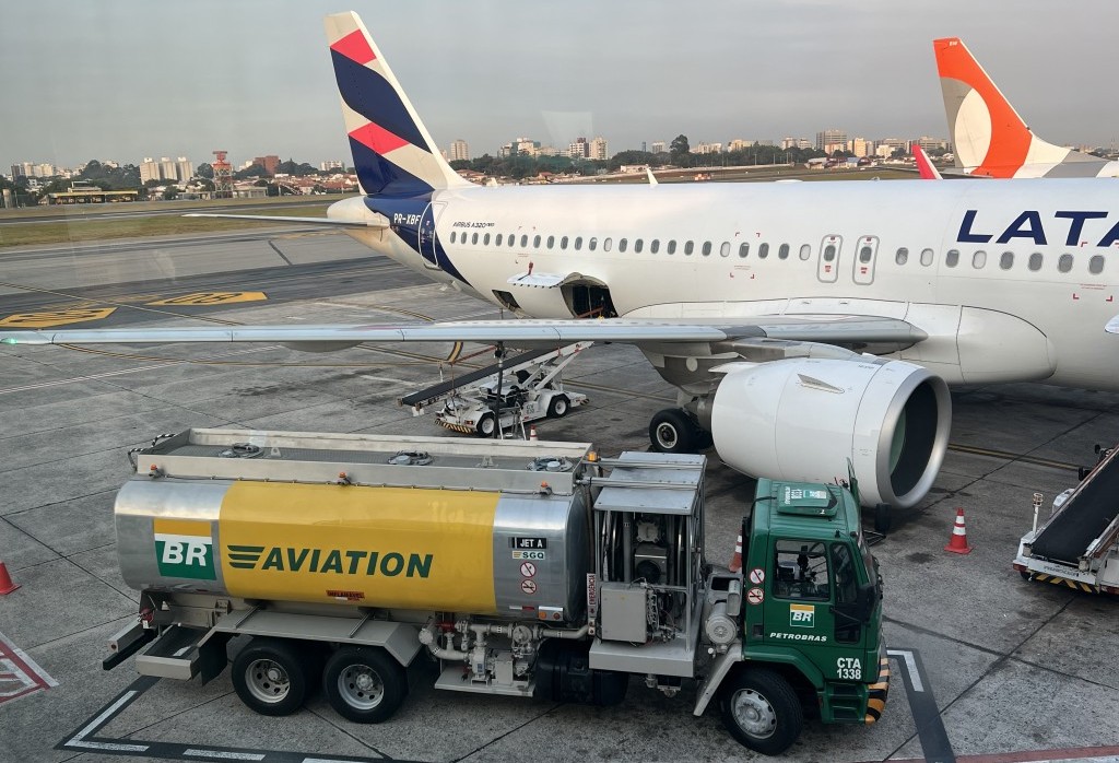 querosene qav aviação aeroporto pedro menezes m&e